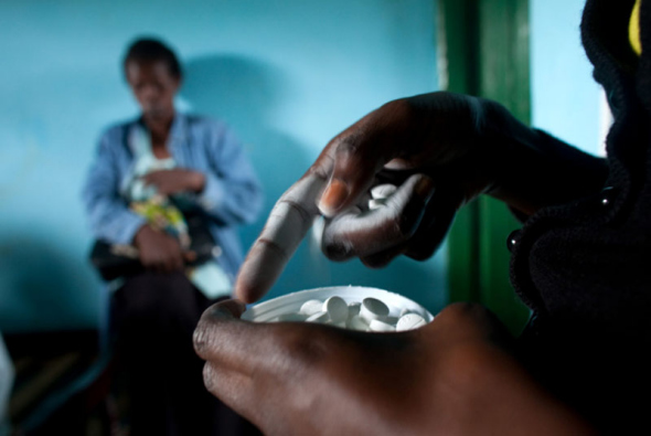 ȫ��<a href=http://www.xinjiewang.com/caiwuxinxi/3/5/ target=_blank class=infotextkey>����</a>Σ��Ӱ�������<a href=http://www.xinjiewang.com/caiwuxinxi/3/5/ target=_blank class=infotextkey>����</a>��������&ldquo;��ʡ�ʽ��ڸ��׾��β�������&rdquo;˼�����Խ��Խ�࣬�ⶼ�����ҩƷ��ȱ��ԭ�򣬻����̲�������ÿ������100�������ʽ�ȴ��ȫû�����ǡ�